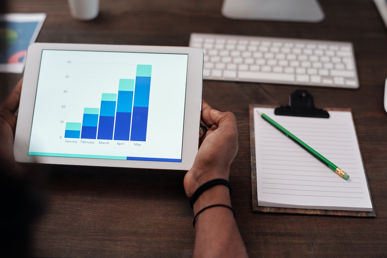 Overselling in web hosting and how it affects your business